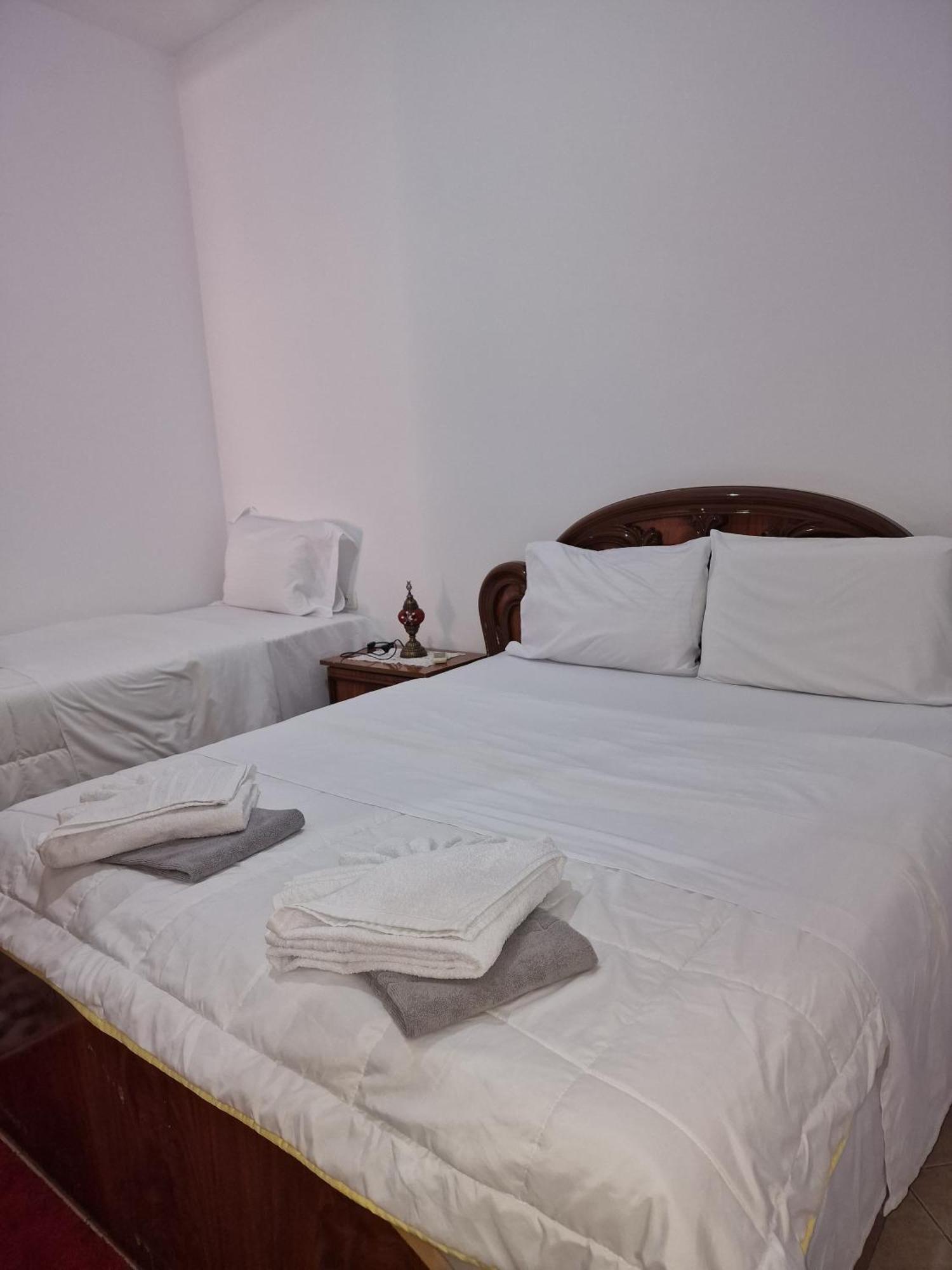 Apartment Antigona Gjirokastër Buitenkant foto