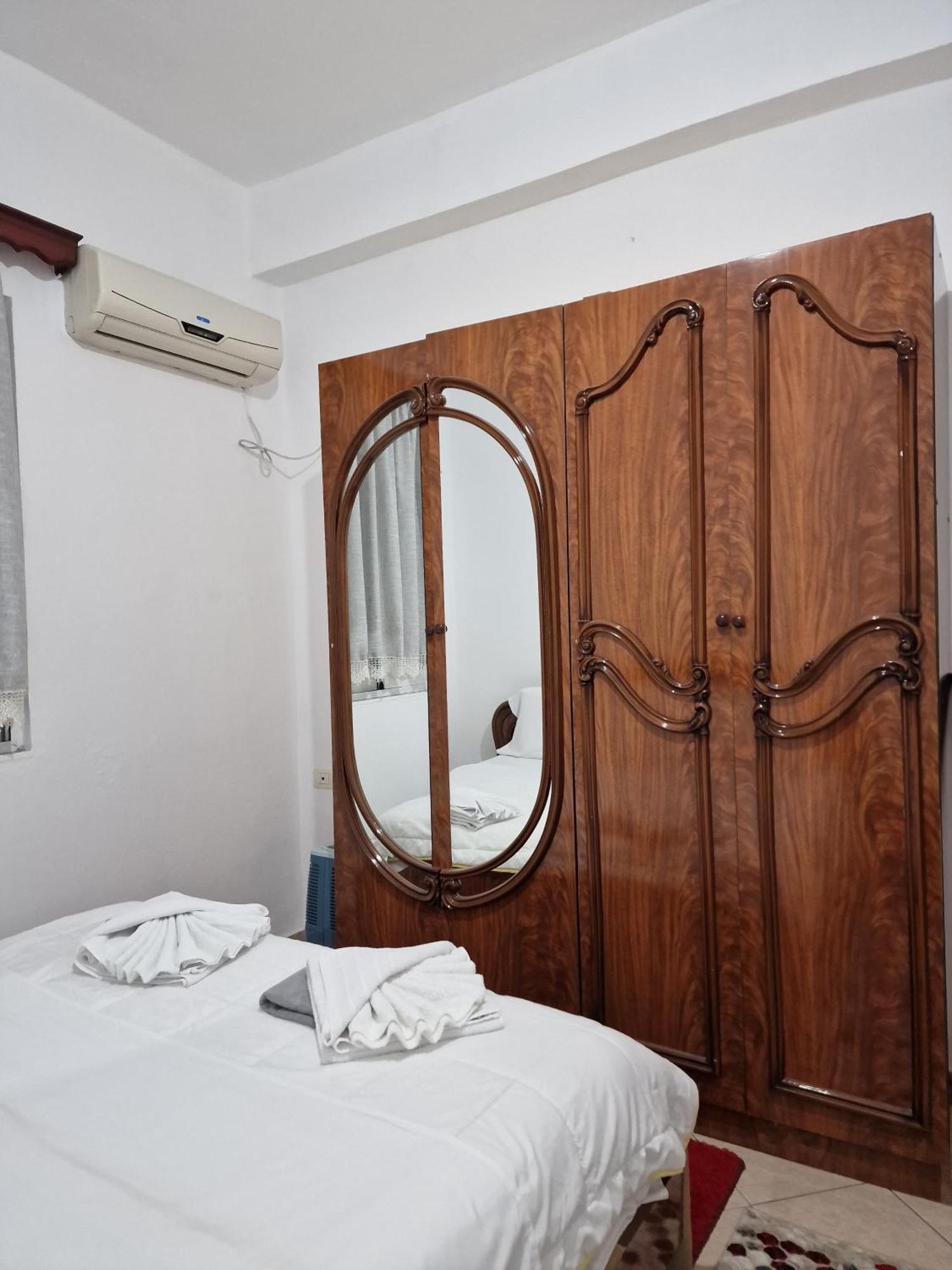 Apartment Antigona Gjirokastër Buitenkant foto