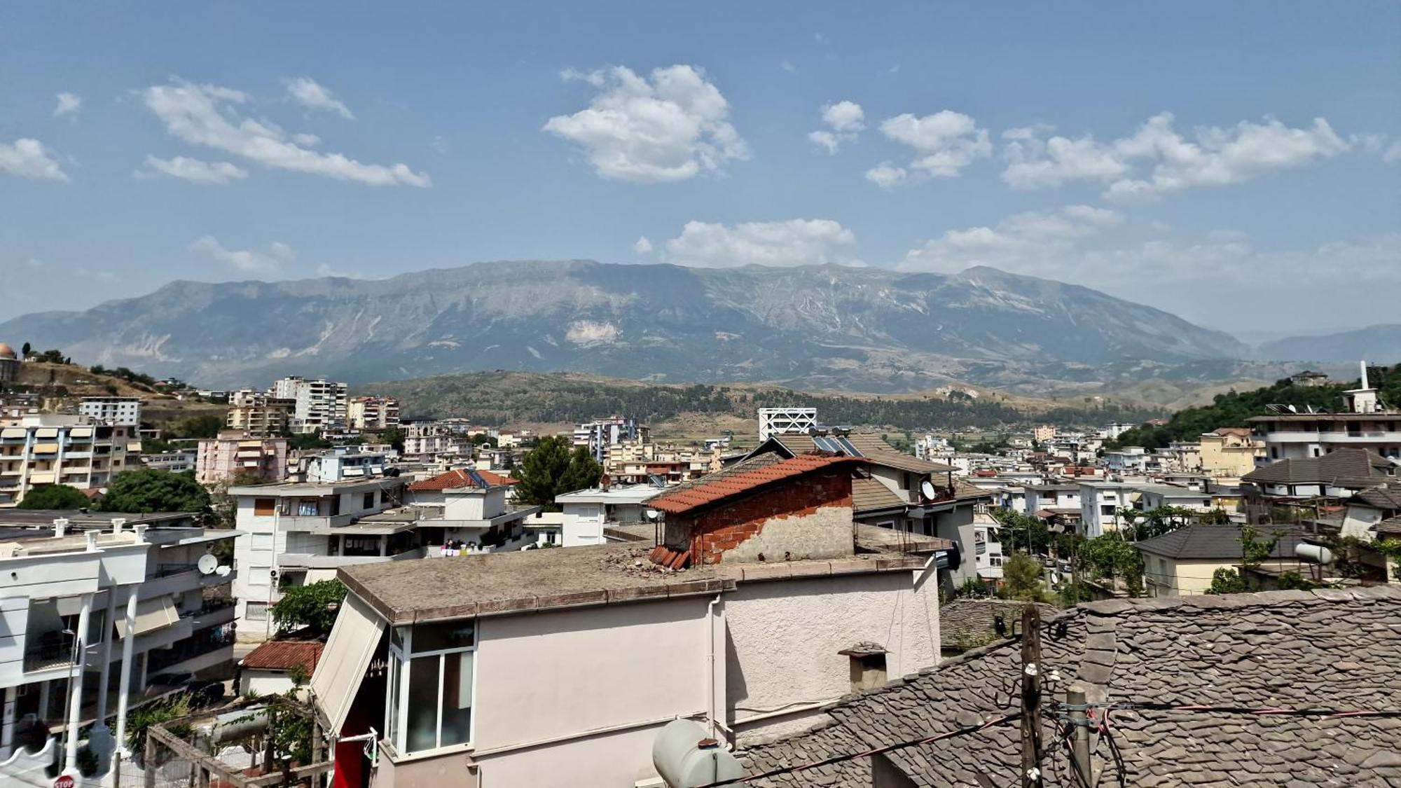 Apartment Antigona Gjirokastër Buitenkant foto